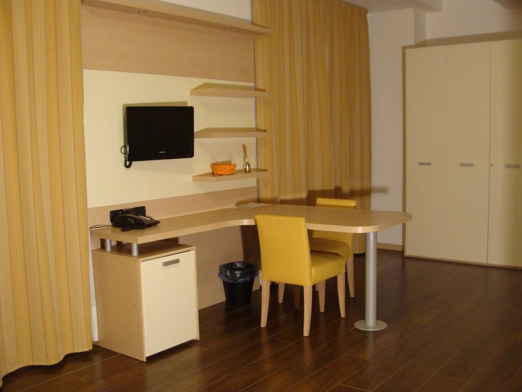 Groane Hotel Residence Cesano Maderno Habitación foto
